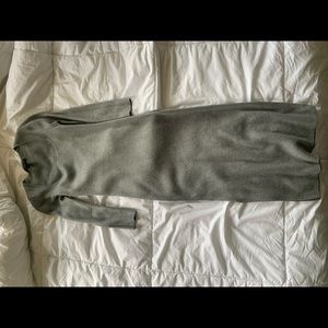 Dress 4 feet long